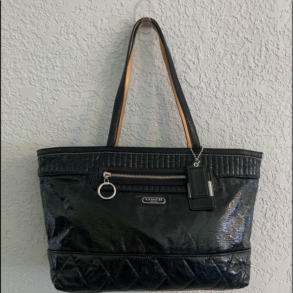😊Coach shoulder tote bag black and silver